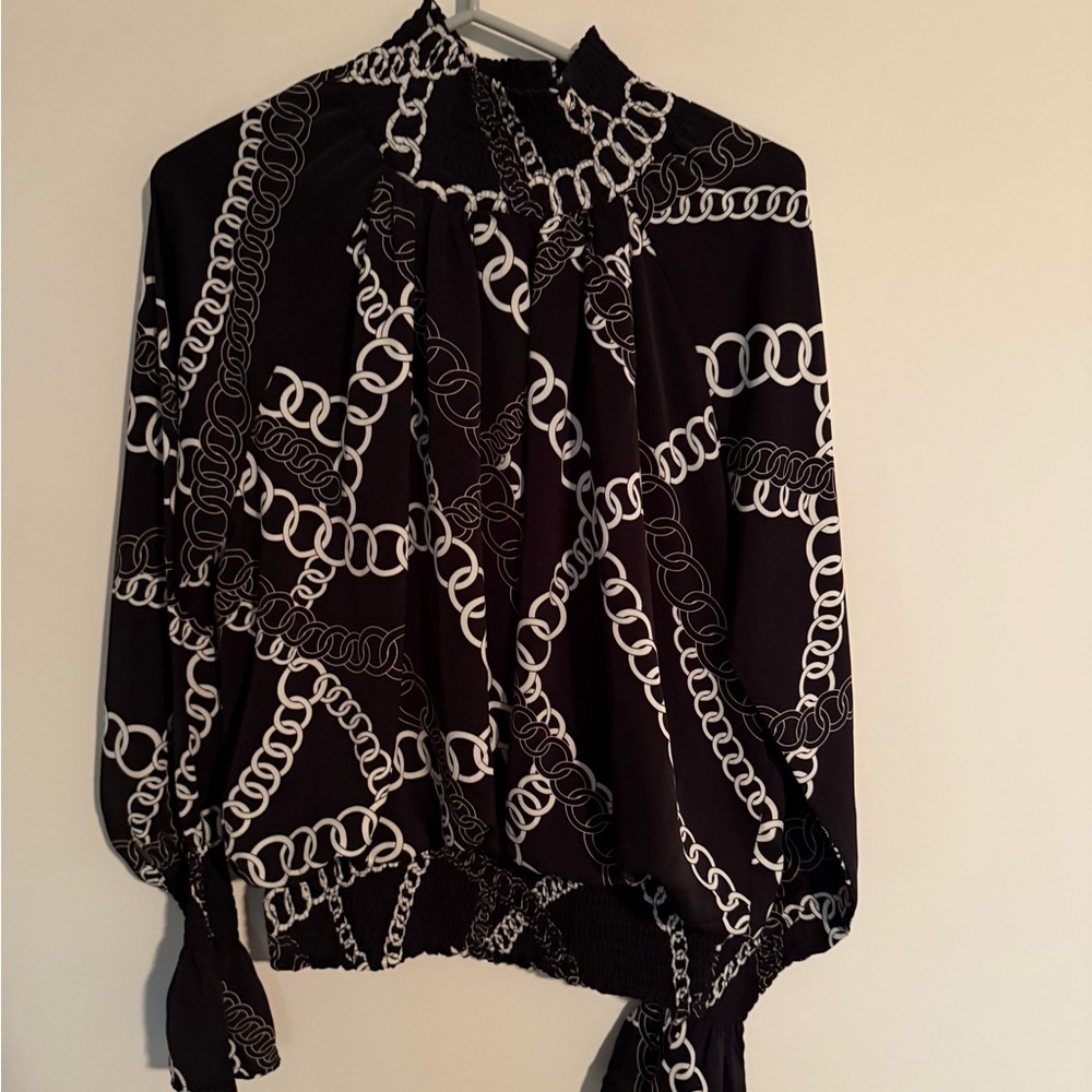 Elegant Chain Pattern Blouse